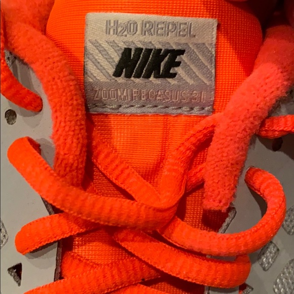 Nike running shoe - Picture 6 of 6